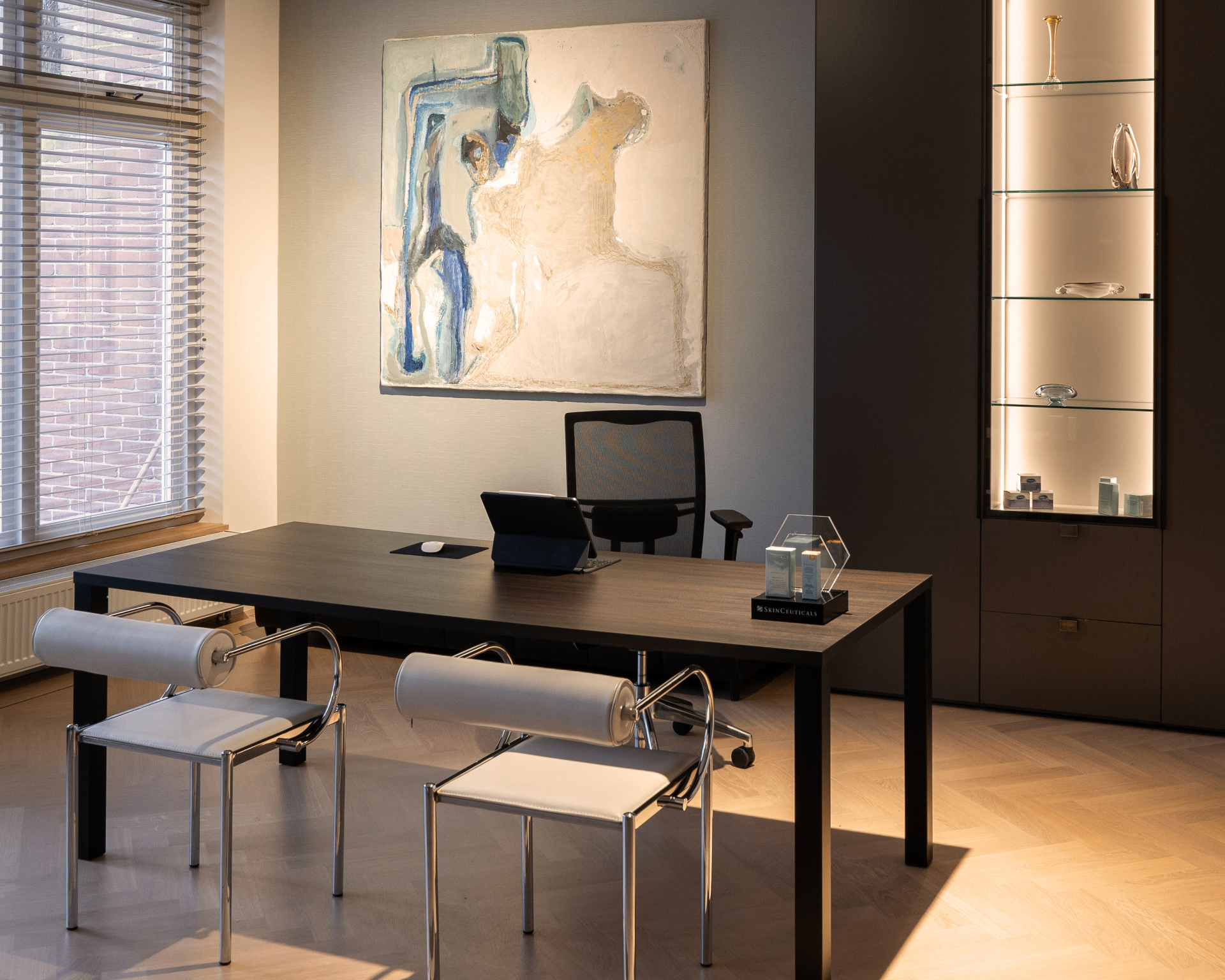 Interieur van de kliniek van Arthur Ludlage in Haarlem